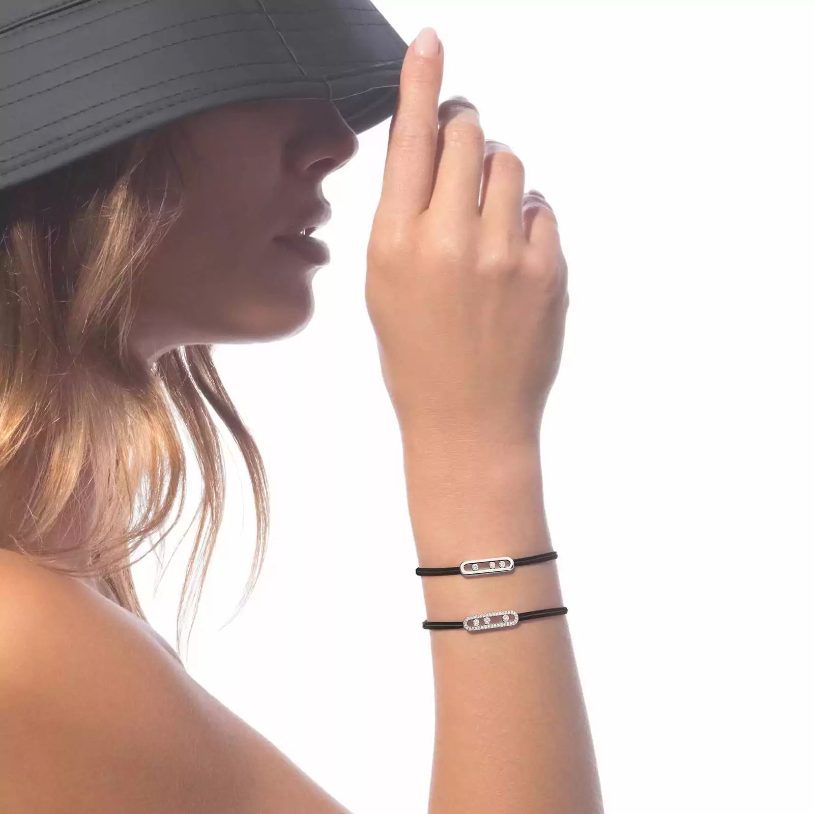 bracelet care(s) cordon noir, or blanc
