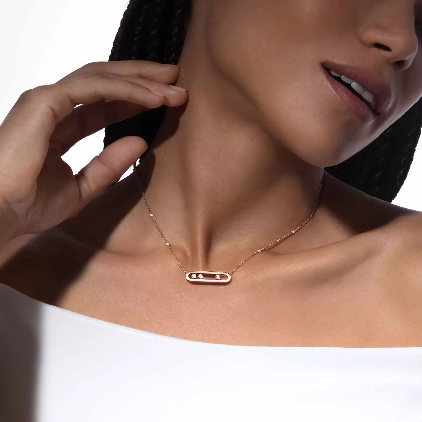 collier move, or rose