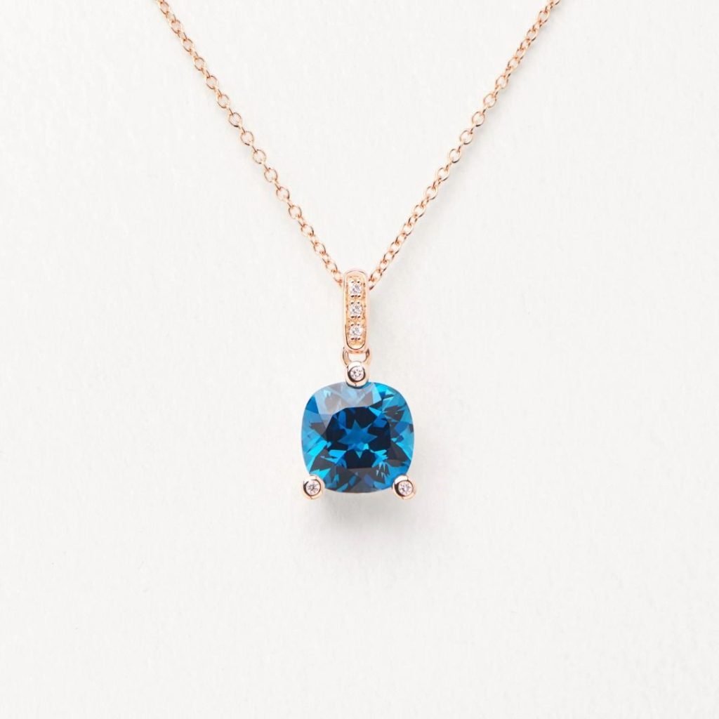 pendentif filles antik topaze blue london, or rose