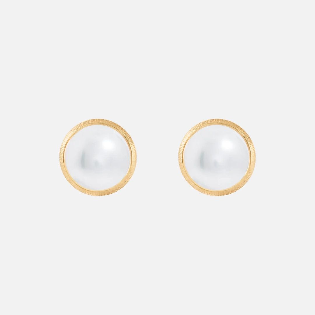 puces d'oreilles lotus perle blanche, or jaune