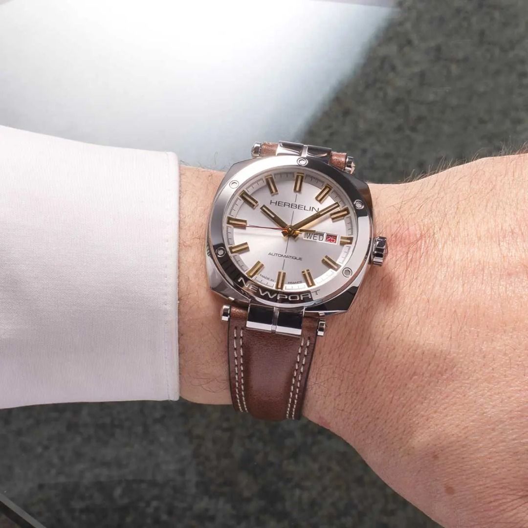 montre newport hÉritage, acier & cuir brun