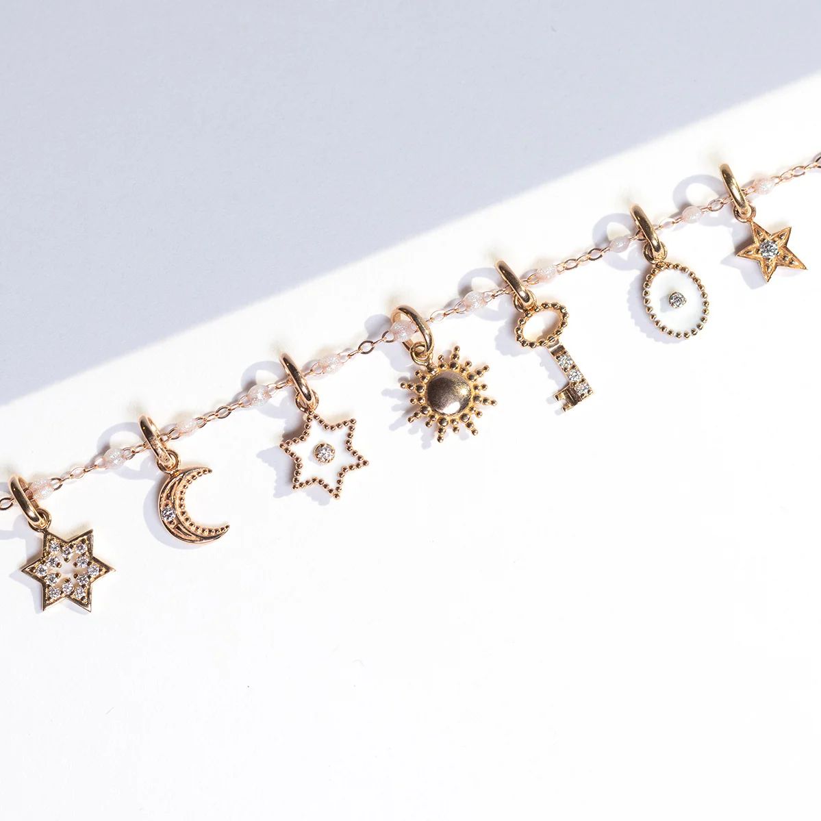pendentif petite lune, diamant, or rose