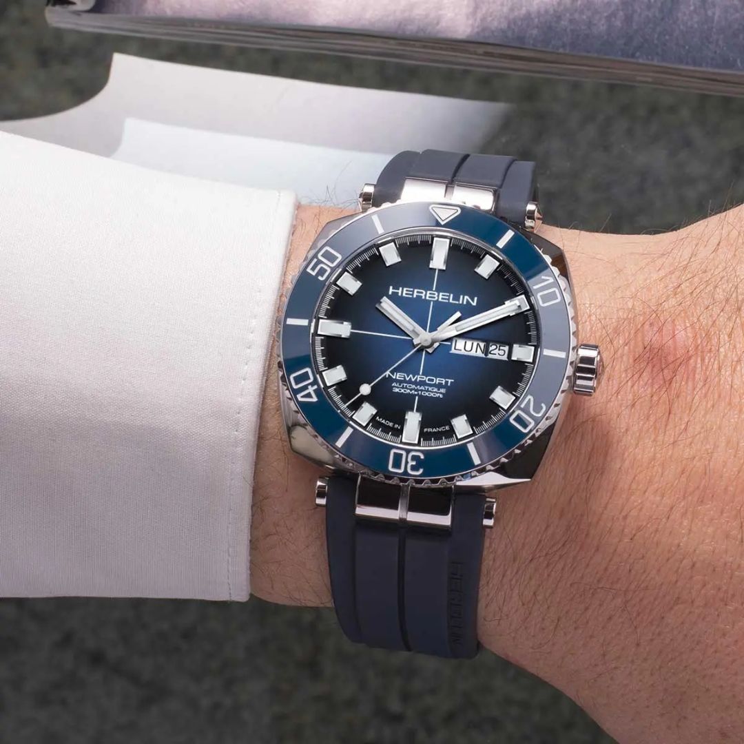 montre newport diver, acier & bleu