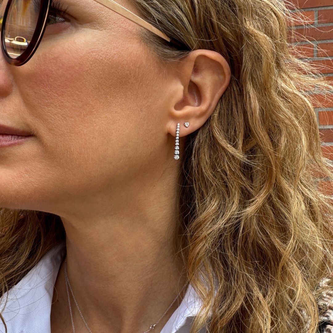 boucles d'oreilles pendantes diamants, or blanc
