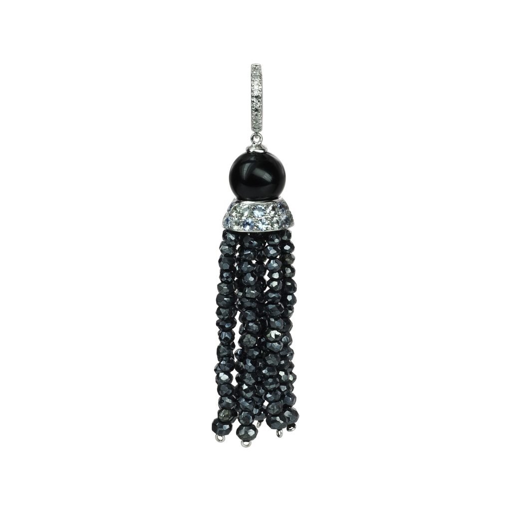 pendentif pompon onyx, spinelle, diamants et saphirs, or blanc