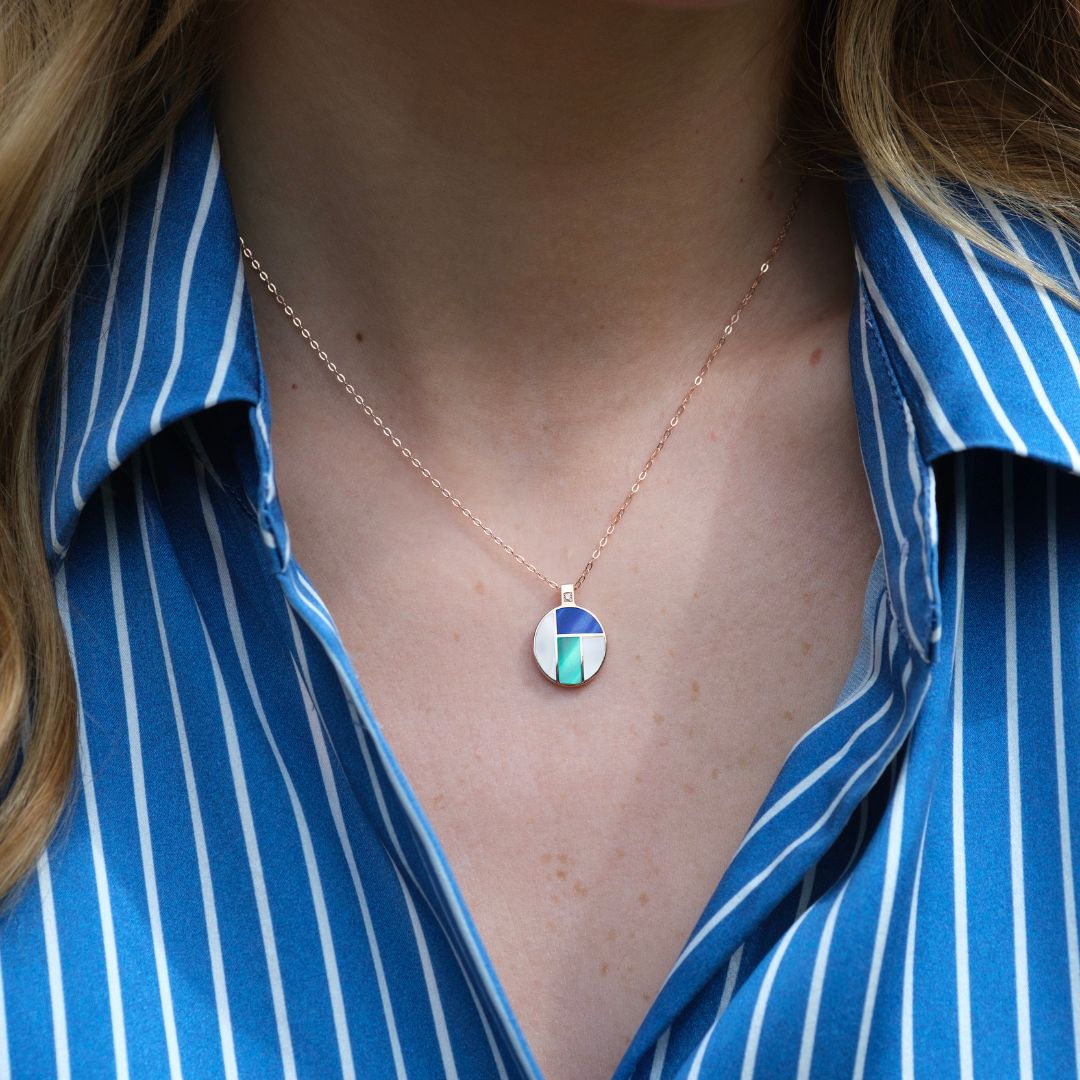 collier rond, résine et diamant, or rose