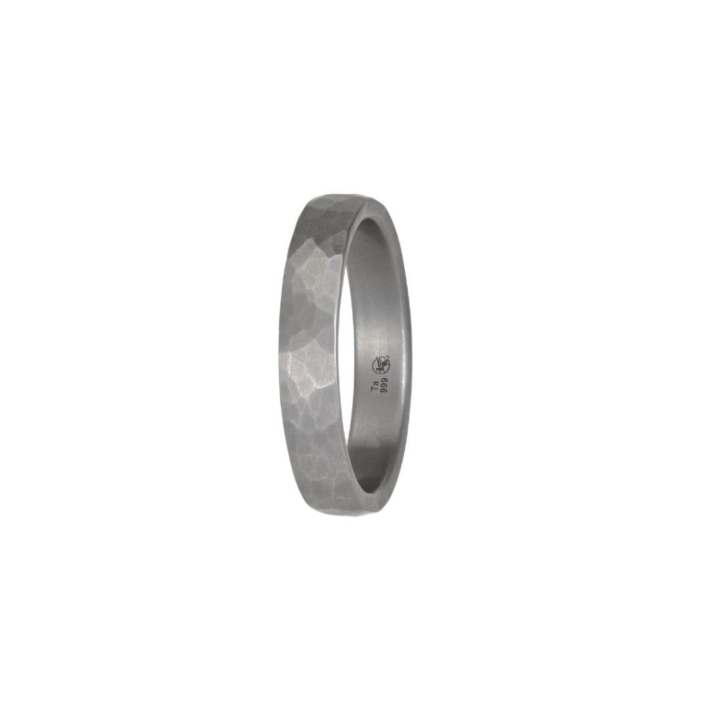 alliance surface s2 martelée 4mm, tantale pur, t 61.