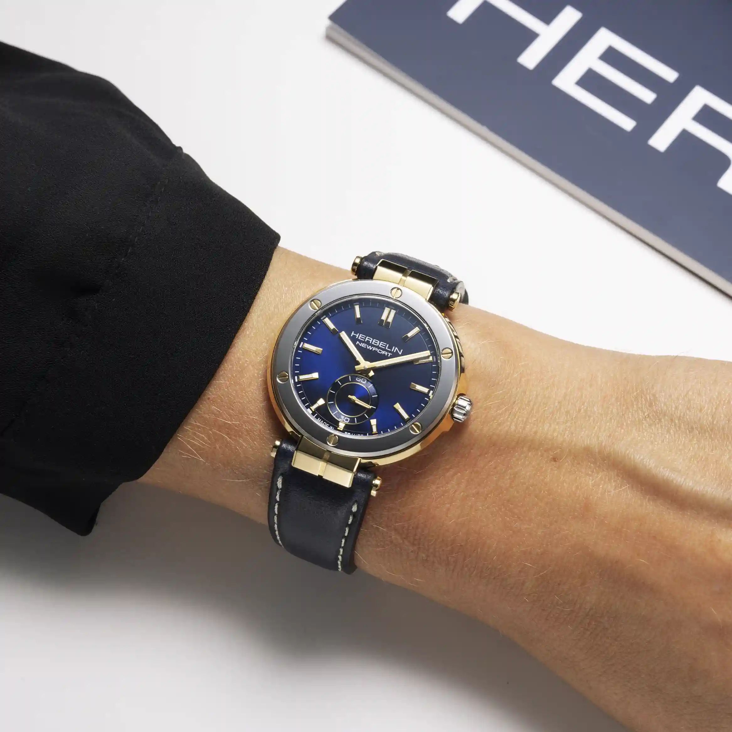 montre newport, cadran bleu