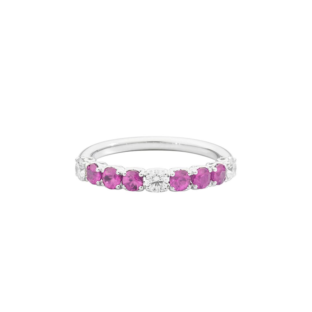 alliance diamants et saphirs roses, or blanc